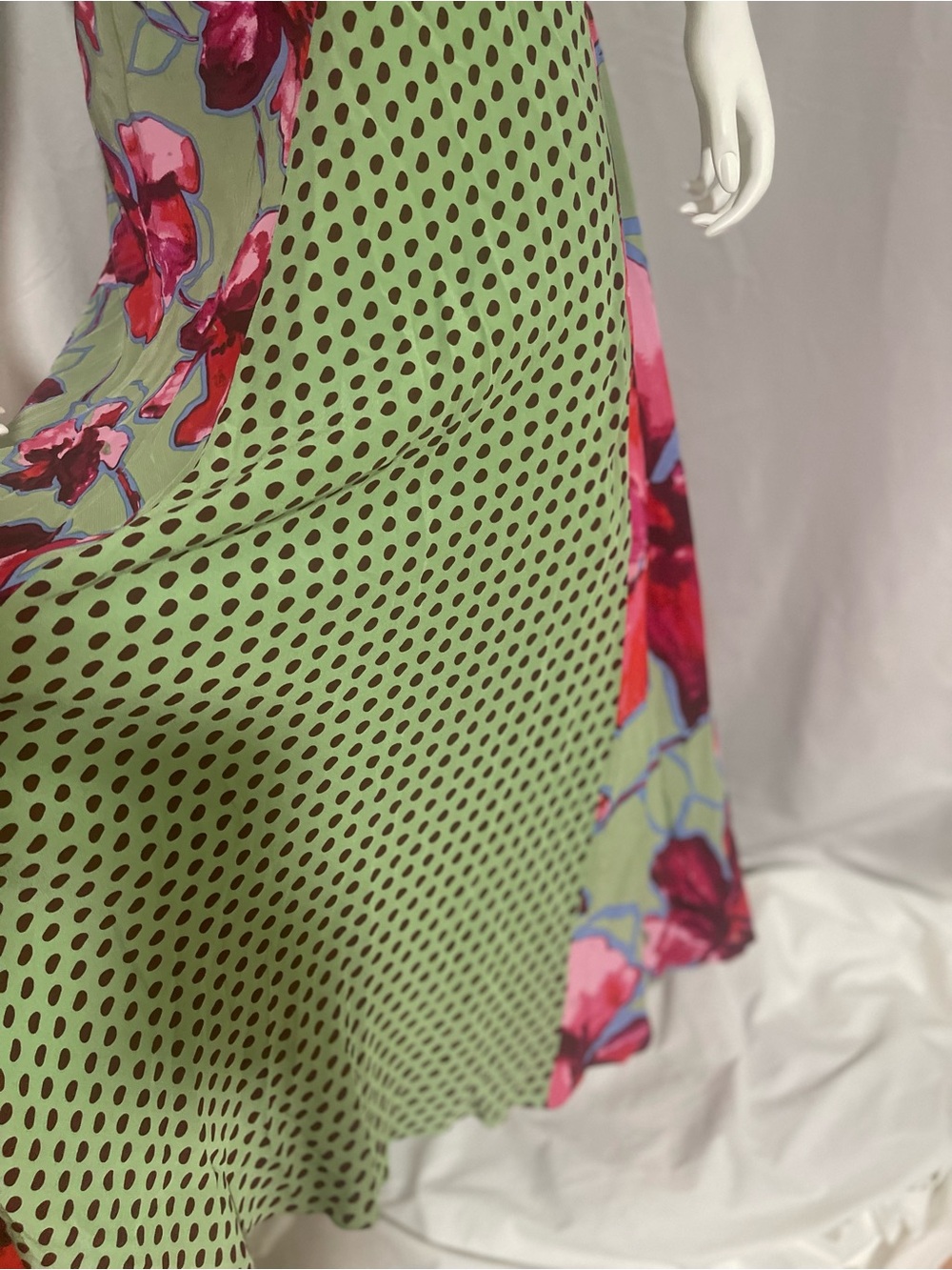 Diane Von Furstenberg Sleeveless Maxi Dress in Sage Green with Pink Floral - Picture 8 of 15